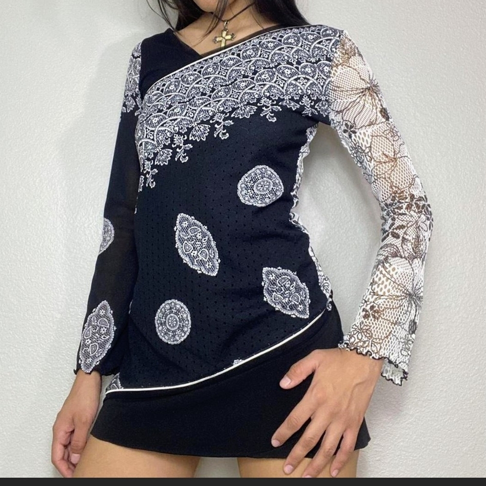 Source Unknown Black And White Patterned Blouse - image 1